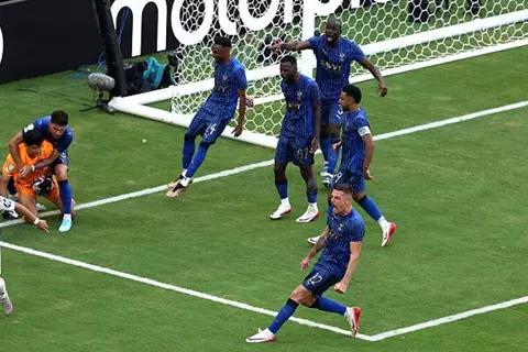 قناة مجانية تنقل مباراة الهلال وسالزبورج في كأس العالم للأندية